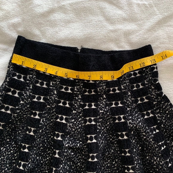 Black flare skirt - Picture 3 of 6